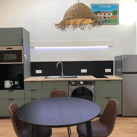 La Charmille - Cote Cour * La Copechagniere