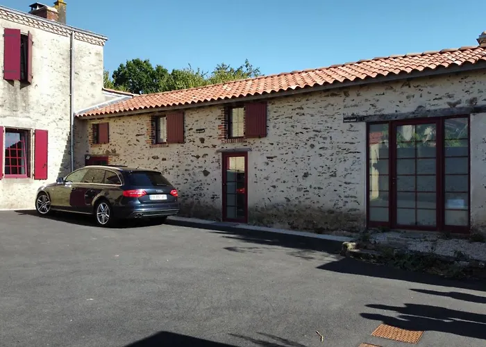 La Charmille - Cote Cour *